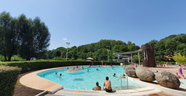 Piscine extérieure de l'Espace des Sources Chaudes